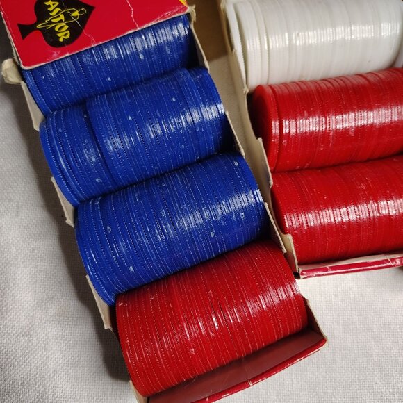 Vintage Astor Poker Chips Lot Red White Blue Plastic Original Boxes Retro Gaming - Picture 4 of 11